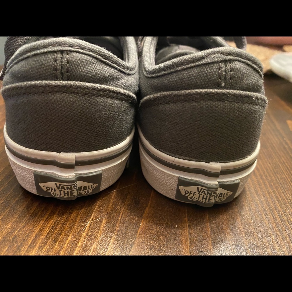 Vans - Picture 3 of 6